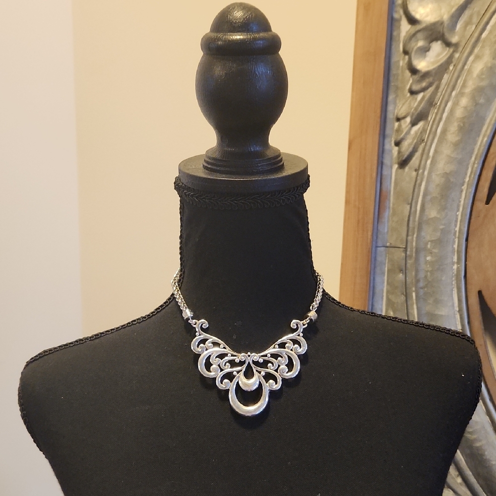 Elegant Silver Necklace
